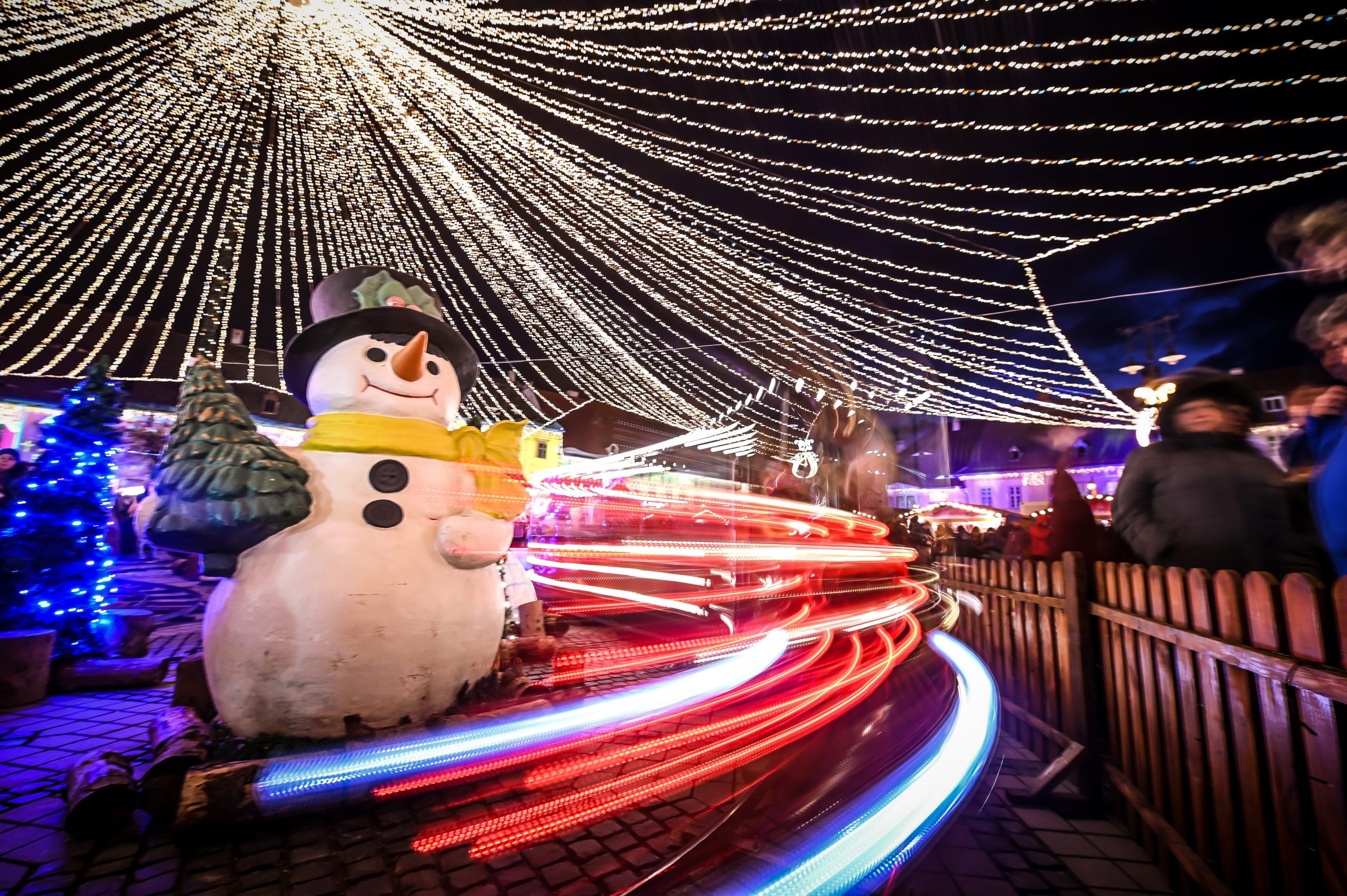 Vom avea iluminat festiv în Sibiu. Brad de 24m