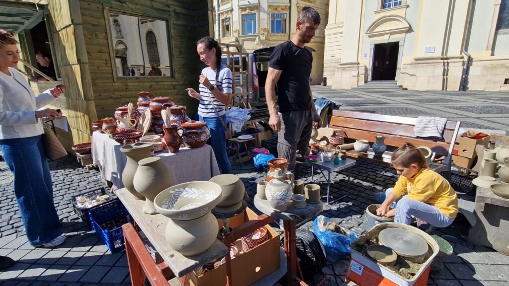 Olăritul și familia Kiss - FOTO/VIDEO Olăritul și familia Kiss - FOTO/VIDEO